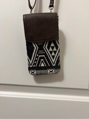 Thirty one phone holder purse